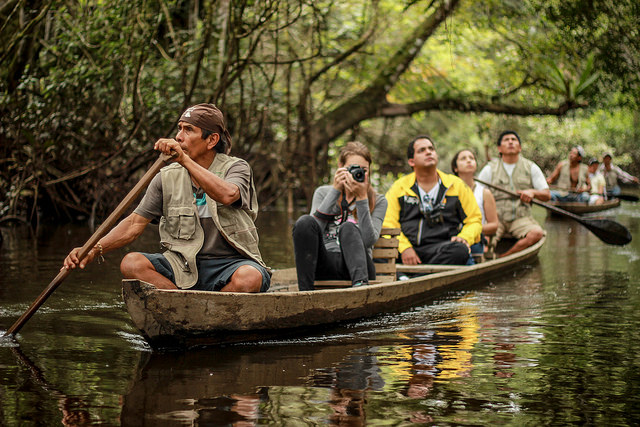 Kayak en el Amazonas