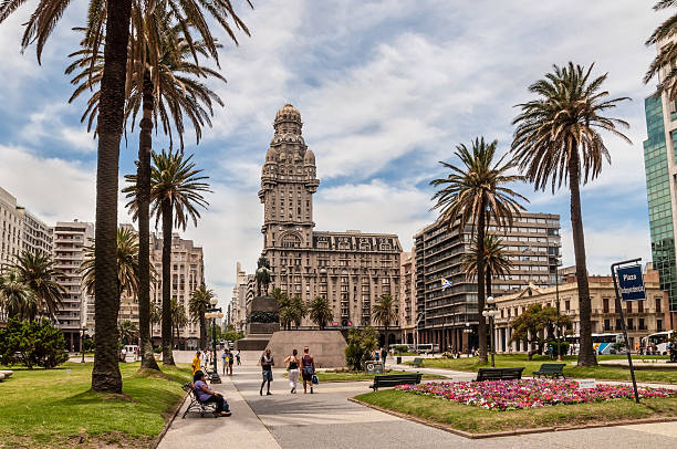 Palacio Salvo y Plaza independencia de Montevideo, Urugua